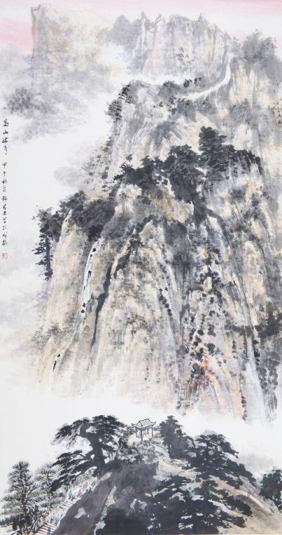 物业经理悬空托举救下被卡护栏女童